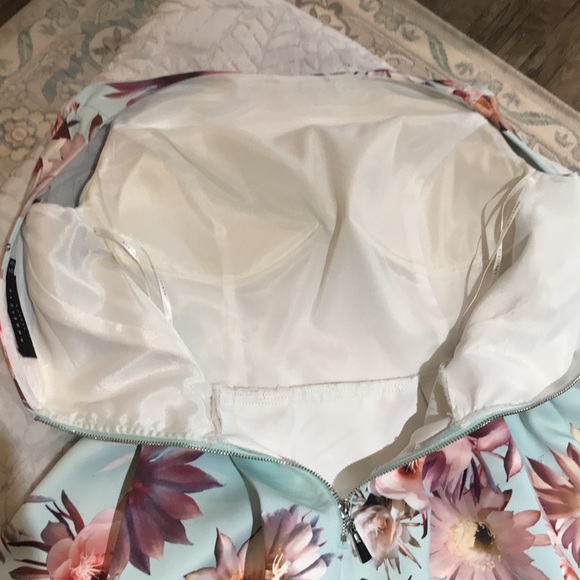 Womens Special Occasion Dress - Picture 8 of 10